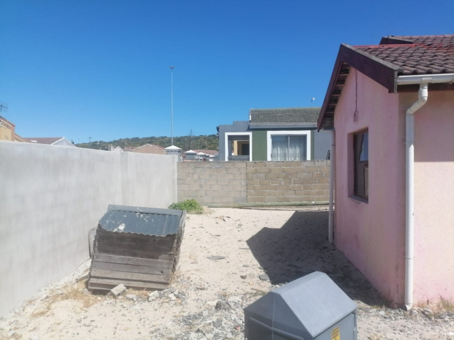  Bedroom Property for Sale in Llitha Park Western Cape